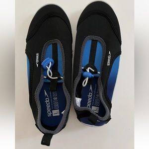 Speedo Surf Strider Ultralight Water Swim Shoes Junior Boys Size L 4-5 Blue